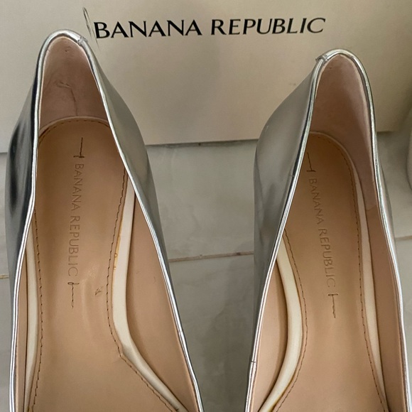 Banana Republic leather super silver heels - Picture 6 of 7